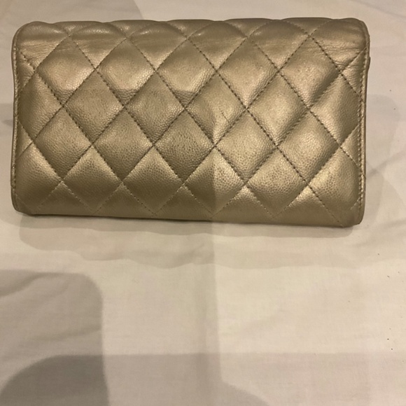 Chanel lambskin quilted large gusset flap wallet - Picture 5 of 6